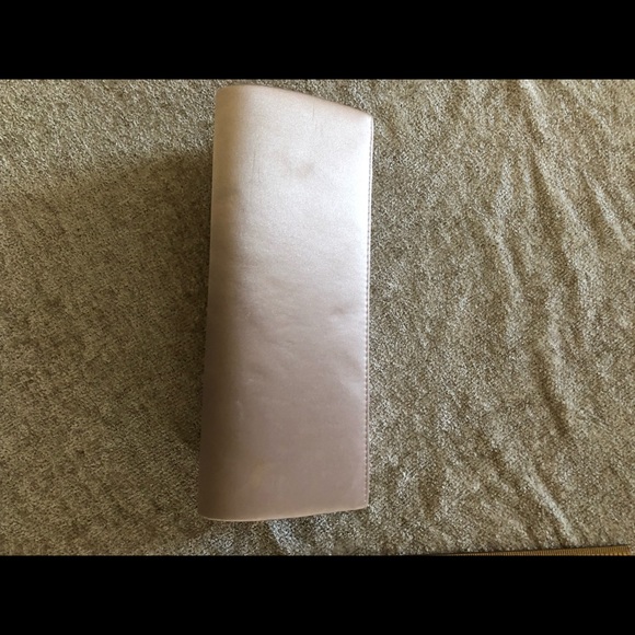 satin clutch handbag. - Picture 3 of 6